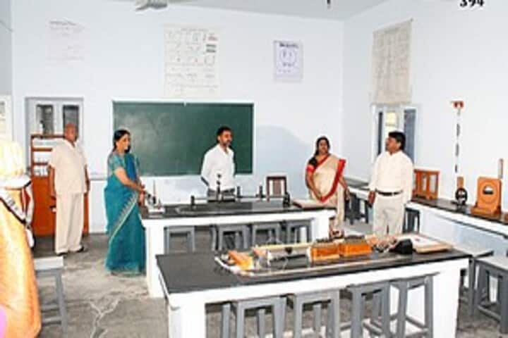 Smt Janki Devi Mandelia Co Educational Engish Medium School-Physics Lab