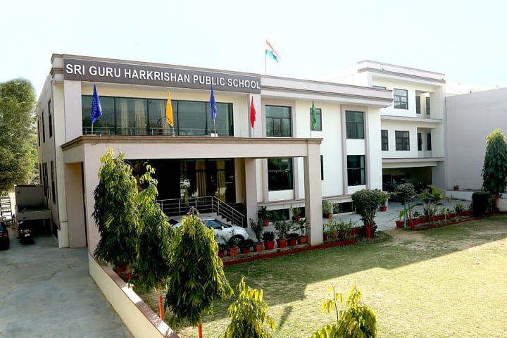 Sri Guru Harkrishan Public School-Campus-View full