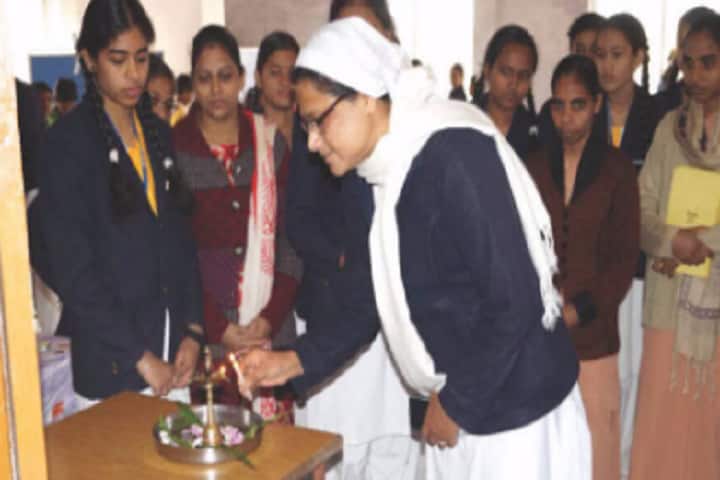 St Pauls School-Lighting Of The Lamp