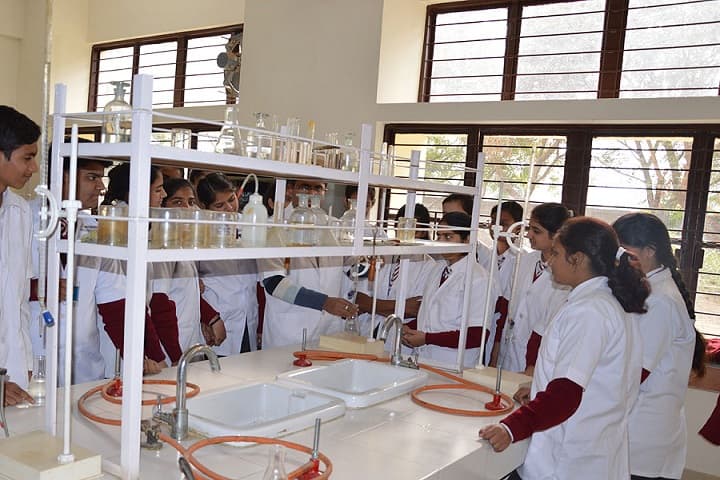 St XavierS School-Laboratory chemistry
