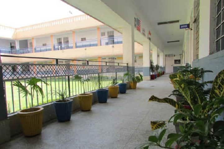 Suratgarh Thermal Dav Public School-Campus-View inside