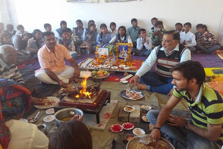 Swami Vivekanand Government Model School-Saraswati Pooja
