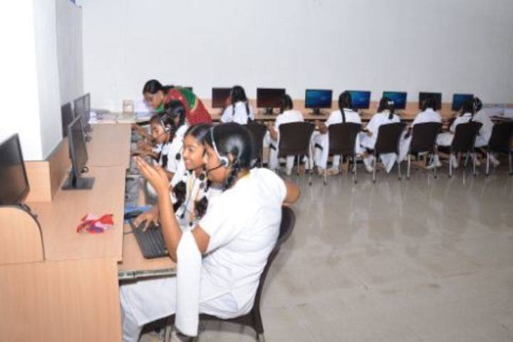 Bharatiya Vidya Bhavans Residential Public School-English Lab