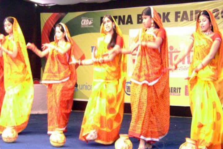 May Flower School-Dance Performance
