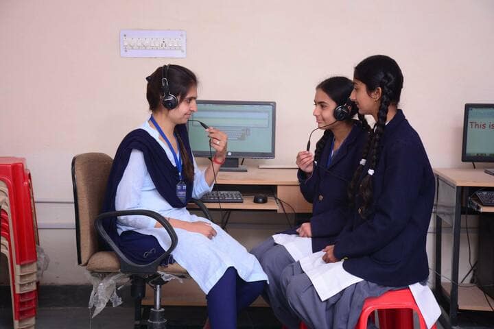 Swami Vivekanand Government Model School-Computer-Lab