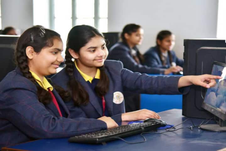 Tagore Public Senior Secondary School-Computer Lab