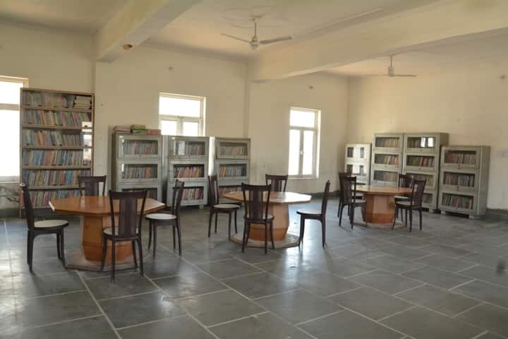 Vyapar Mandal Public School-Library