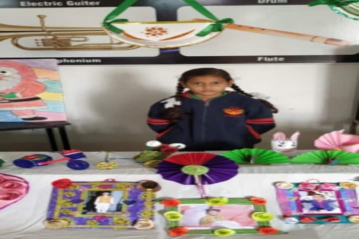 Yogiraj Public School-Paper Crafting