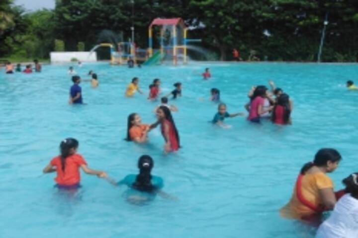 Yogiraj Public School-School Picnic