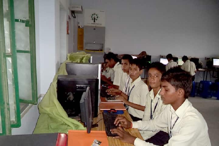 Montfort Senior Secondary School-Computer La