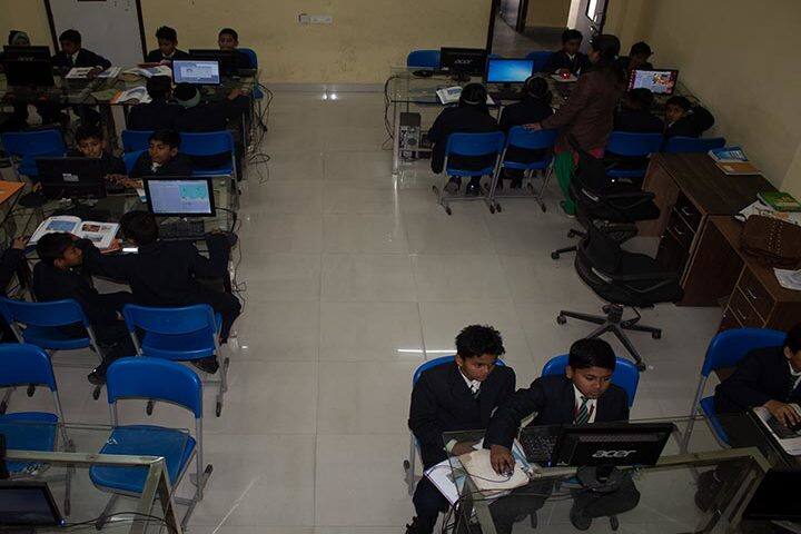 Mount Litera Zee School- Computer Lab