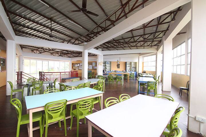 Manjusri Public School-Library
