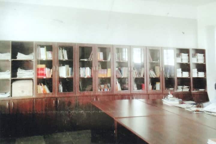 Adharsh Vidhyalaya Public School-Library