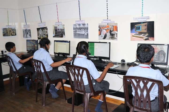 Akg Public School-IT-Lab