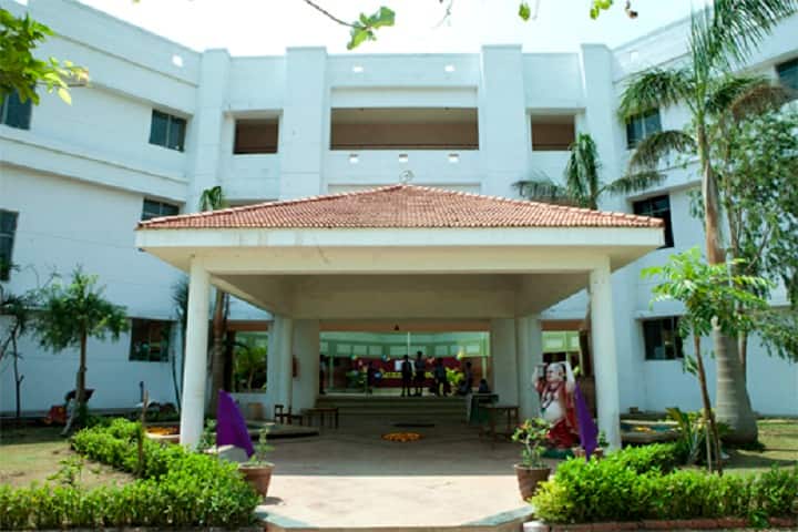 Akshara Vidyaashram-Campus Entrance view