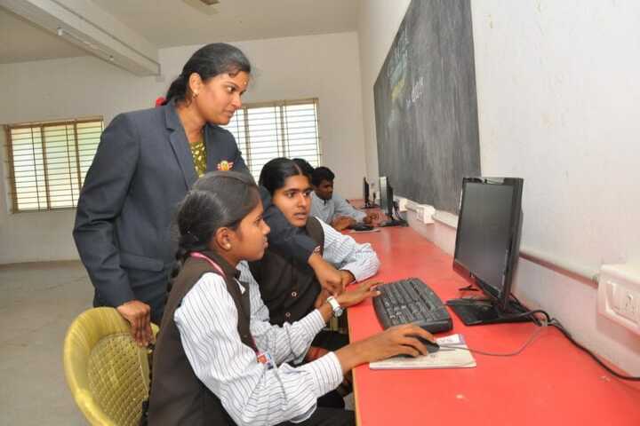 Bharathi Vidhya Bhavan School-Computer Lab