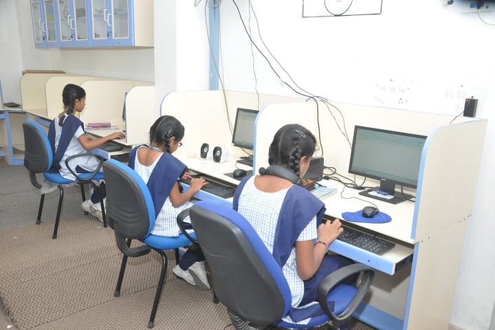 Ceedeeyes Dav Public School - IT Lab