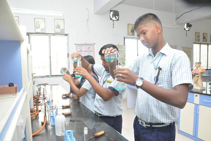 Ceedeeyes Dav Public School - Science Lab