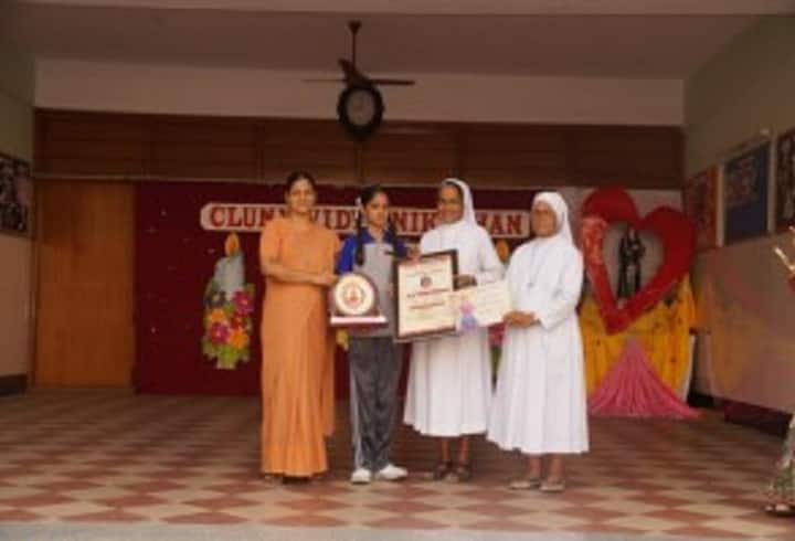 Cluny Vidya Nikethan-Bharatanatyam Prize winner