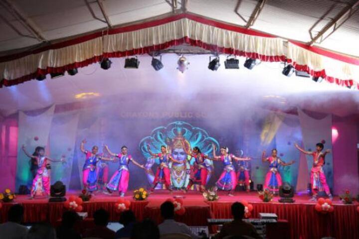 Crayons Public School-Dance Performs