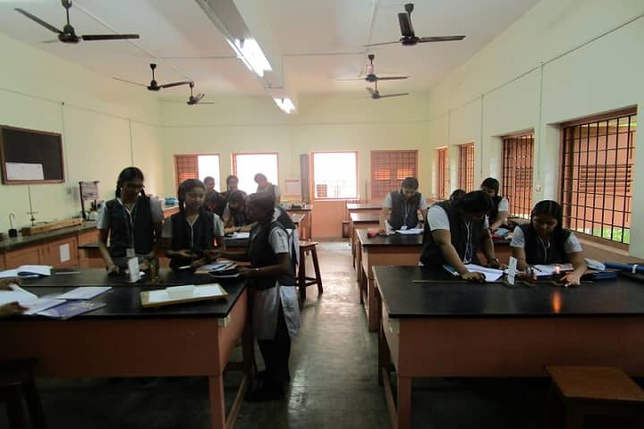 D A V Girls Sr Sec School-Class