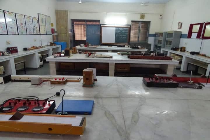 D A V Public School-Physics Lab