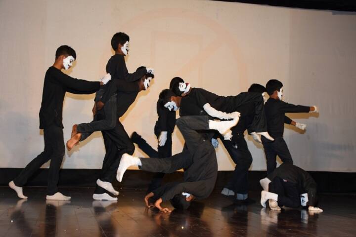 Dave Baba Vidyalaya-Events dance