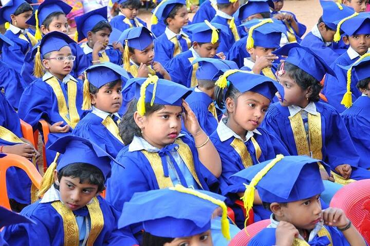 Dindigul Nadar Uravinmurai S M B Manickam Nadar Packiathammal National Public School-Graduation