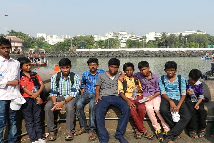 Dindigul Nadar Uravinmurai S M B Manickam Nadar Packiathammal National Public School-Excursion