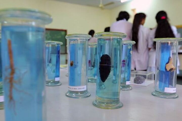 Dr G S Kalyanasundaram Memorial School-Biology Lab