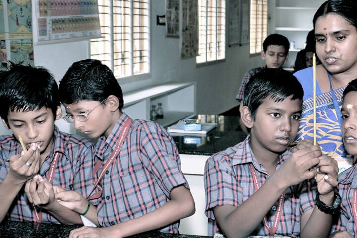 Ebenezer Marcus International School And Junior College-Physics Lab