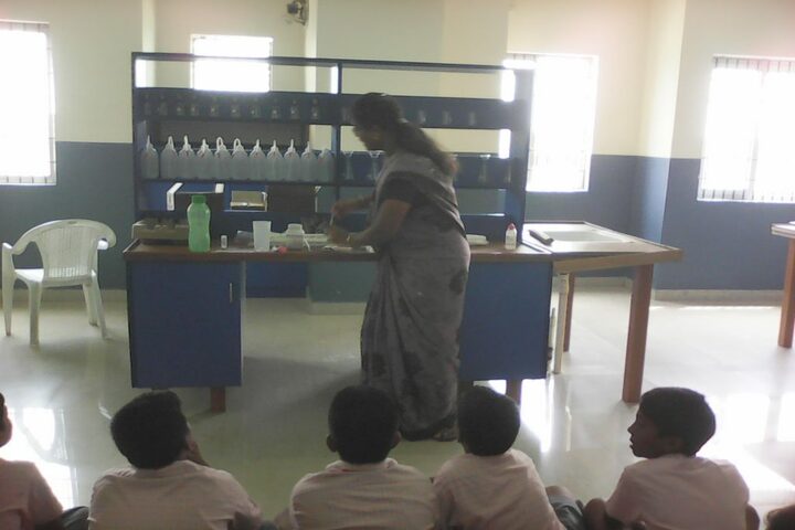 GRT Mahalakshmi Vidyalaya-Chemistry Lab