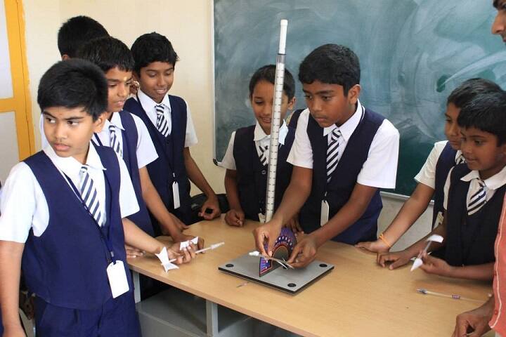 Gurumuki Vidhyasshram Matriculation School-Lab