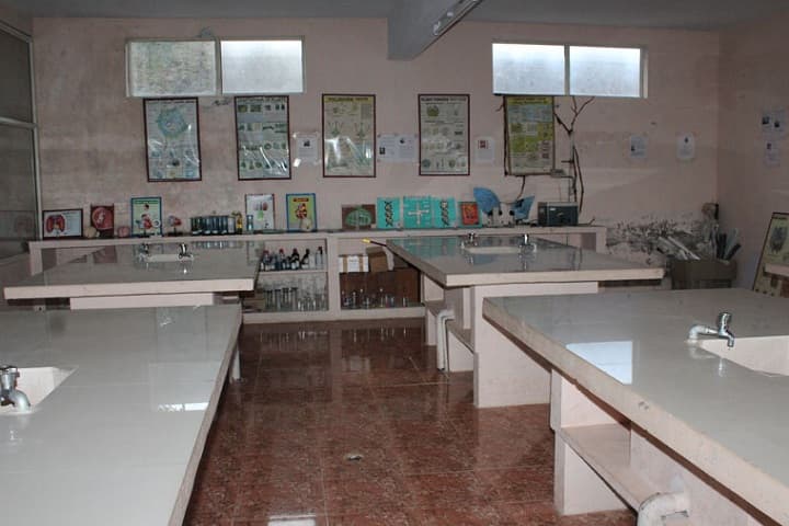 Hillock International School-Chemistry Lab