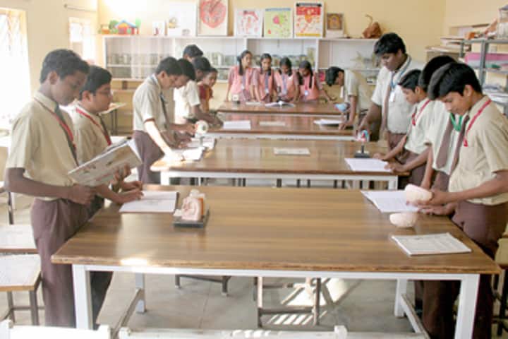 Kamala Subramaniam Secondary School-Biology lab