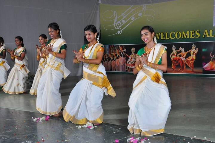 Kendriya Vidyalaya Thakkolam-dance