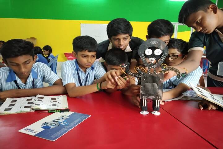 La Chataline Junior College-Robotics LAB