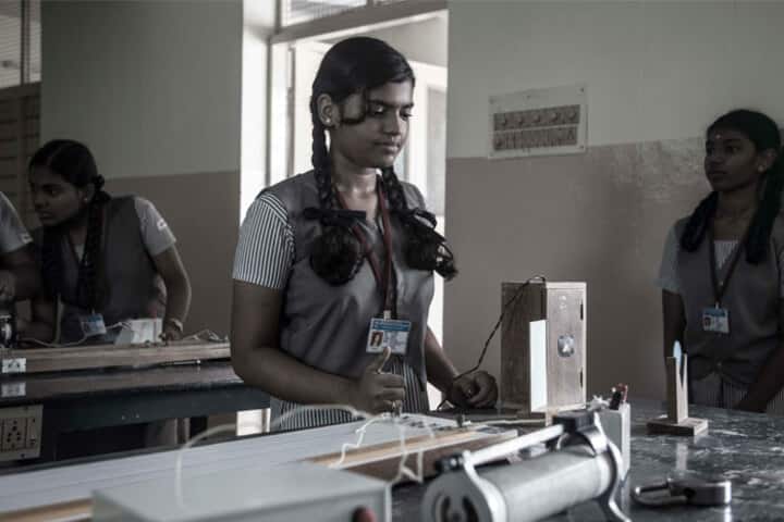 Lalchand Milapchand Dadha School-Physics Lab