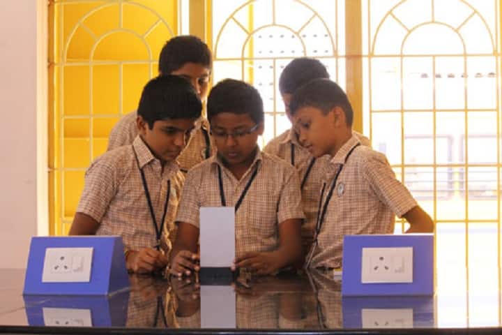 Maharishi Vidya Mandir-Physics Lab