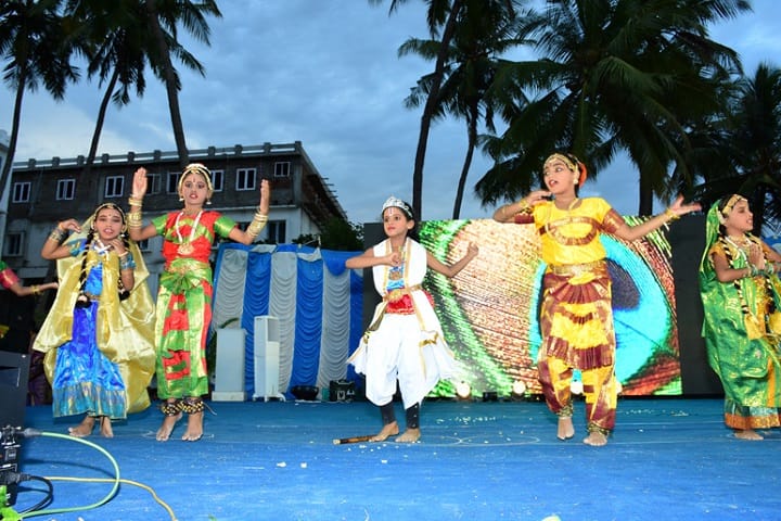 Mahatma Gandhi International School-Group Dances