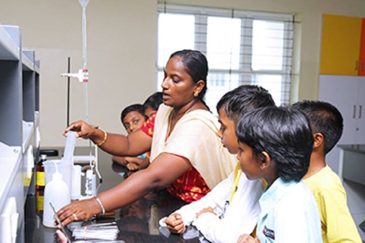 Mahatma Global Gateway School-Chemistry Lab