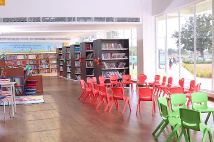 Mahatma Global Gateway School-Library