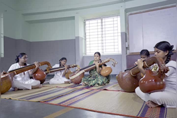 Mahatma Montessori School - Venna Classes