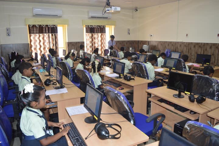 Mount Litera Zee School-IT Lab