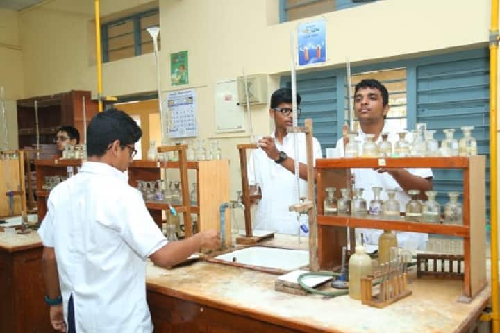 P S Senior Secondary School-Chemistry Lab