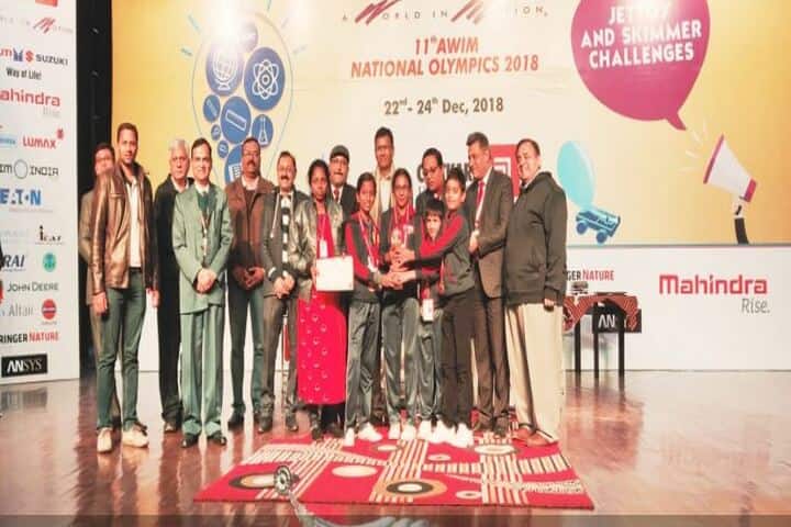 P S Temple Green Vidyashram-Award Receiving