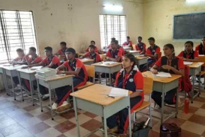 Pandugudi Sri Lakshmi Narayana Vidyalaya-Classrooms
