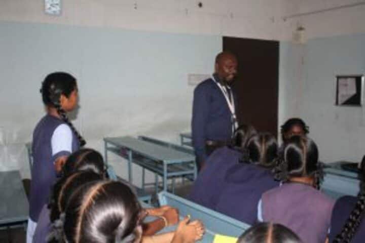 Pannai Public School-Classrooms