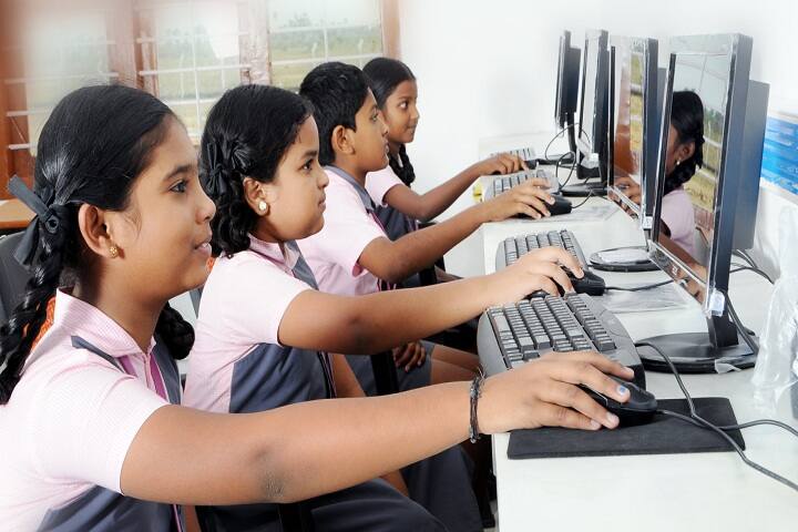 Pearls Public School-Computer Lab