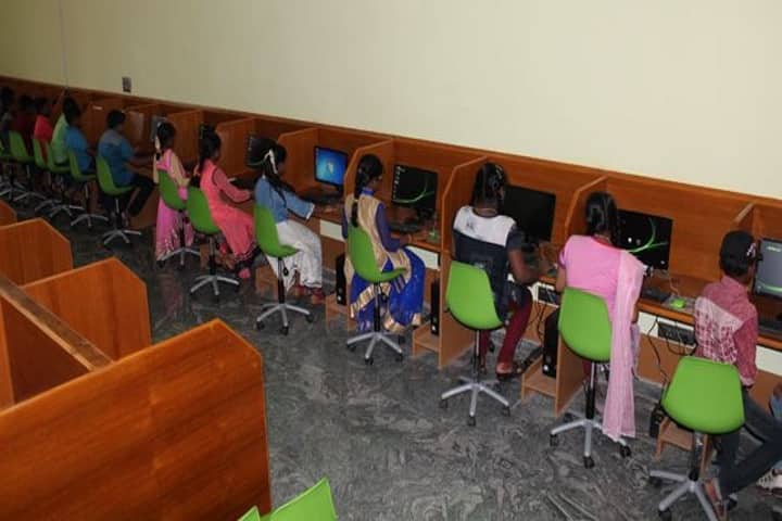 Pioneer Public School-Computer Lab